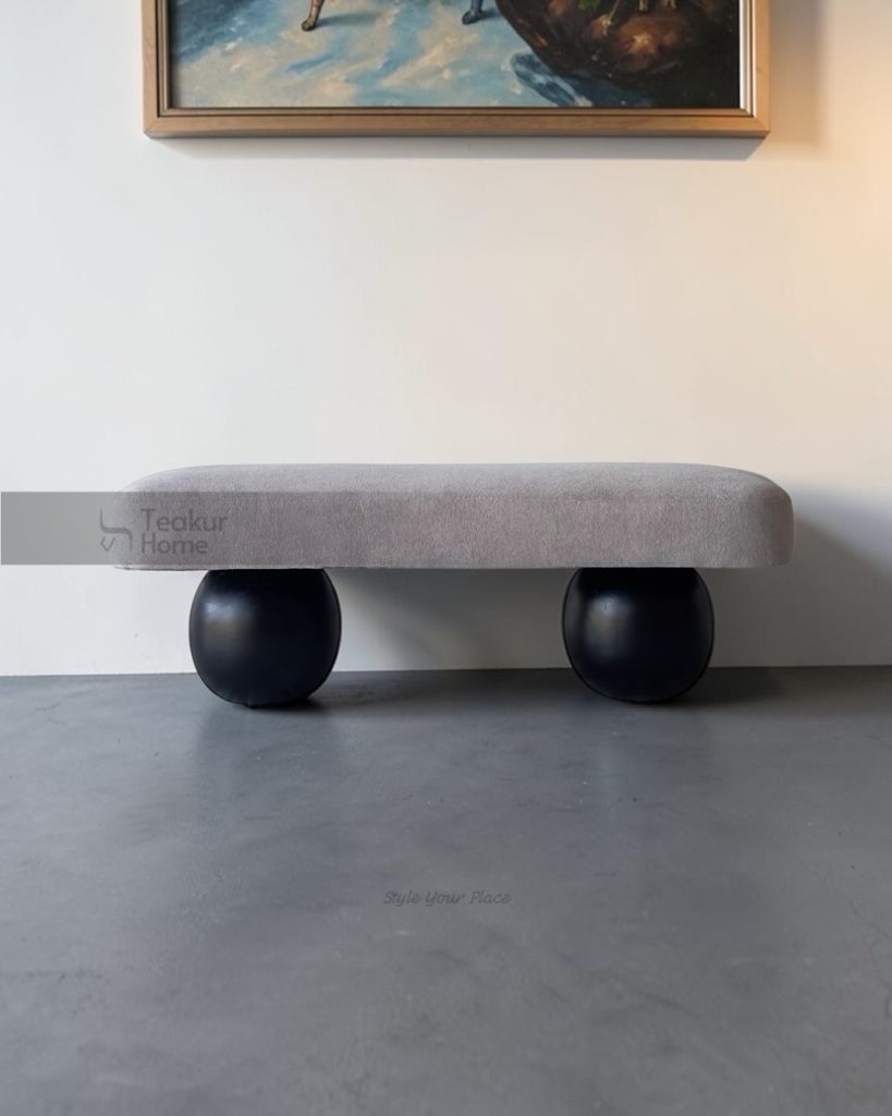Bangku Unik Desain Kaki Bulat
